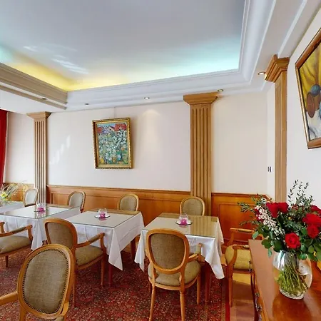 Sun Riviera Готель