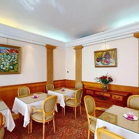 Готель Sun Riviera 4*